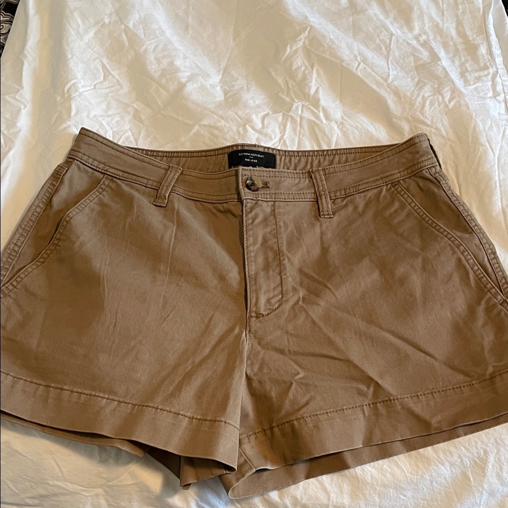 Banana Republic Women's Tan Cargo Shorts
